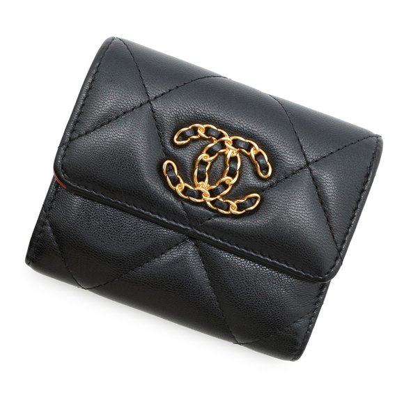 CHANEL Black Lambskin Leather Wallet - Picture 1 of 15